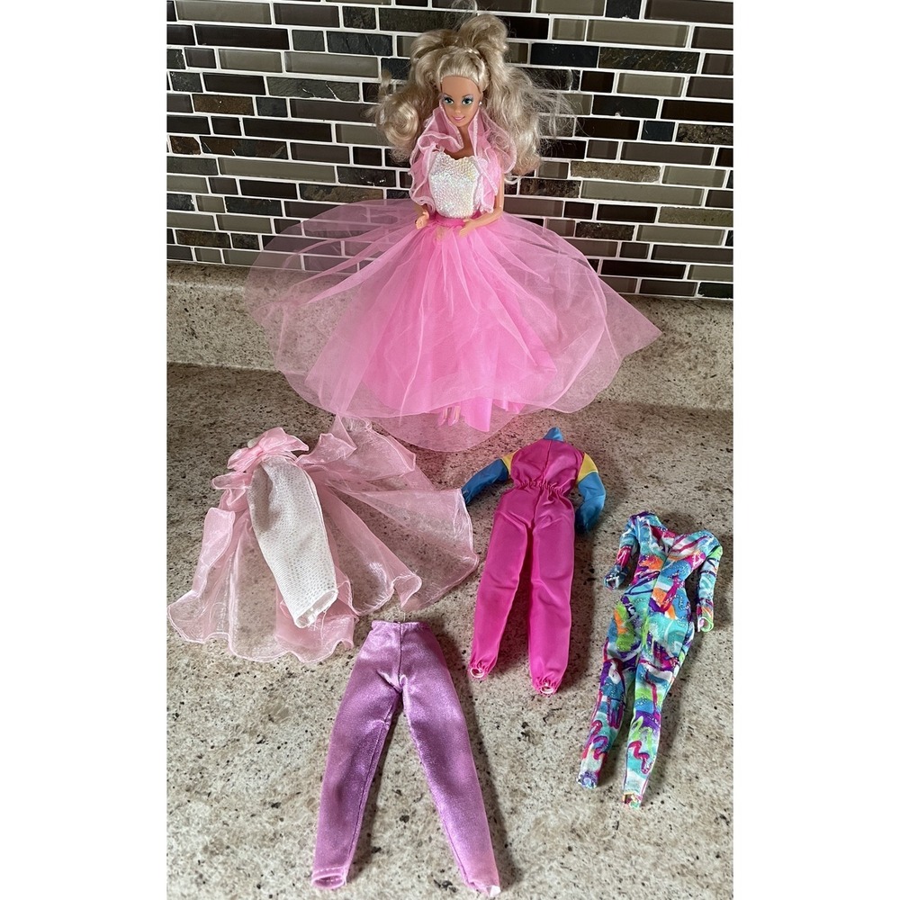 Vintage 1966 Barbie W/Dress And‎ Shoes Plus Extra Vintage  Clothes